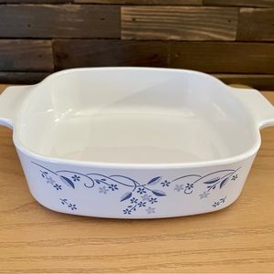 Vintage Corning Ware Provincial Blue 1 Liter Casserole Dish.